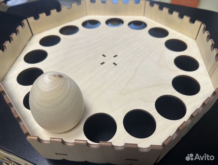 Подставка для пасхальных яиц 16шт и кулича