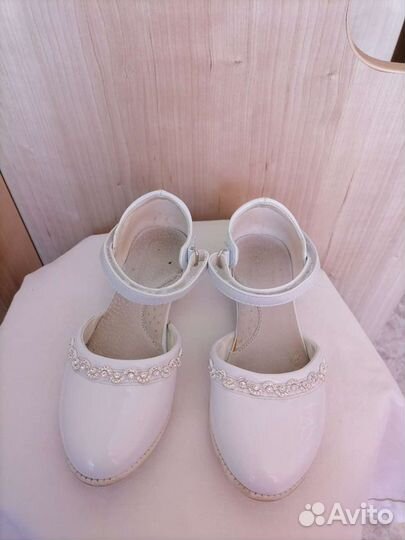 Детская обувь на девочку