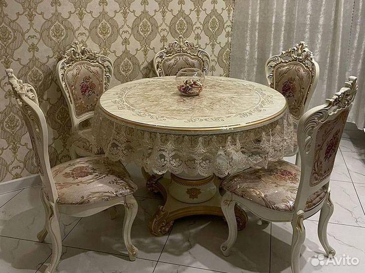 Круглый кухонный стол / Бесплатная доставка