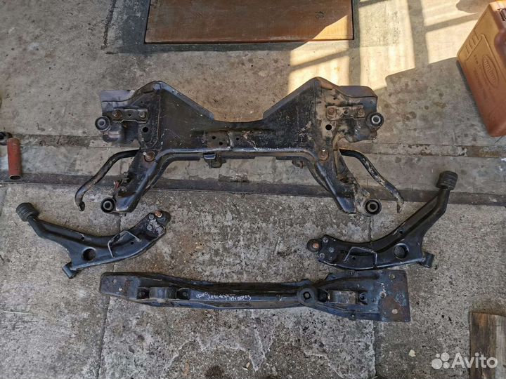 Балка подрамник leganza