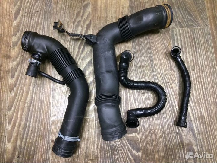 Патрубок воздушный VAG 1.6 8V BSE