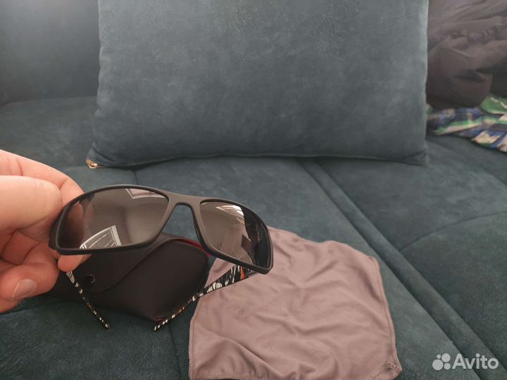 Солнцезащитные очки