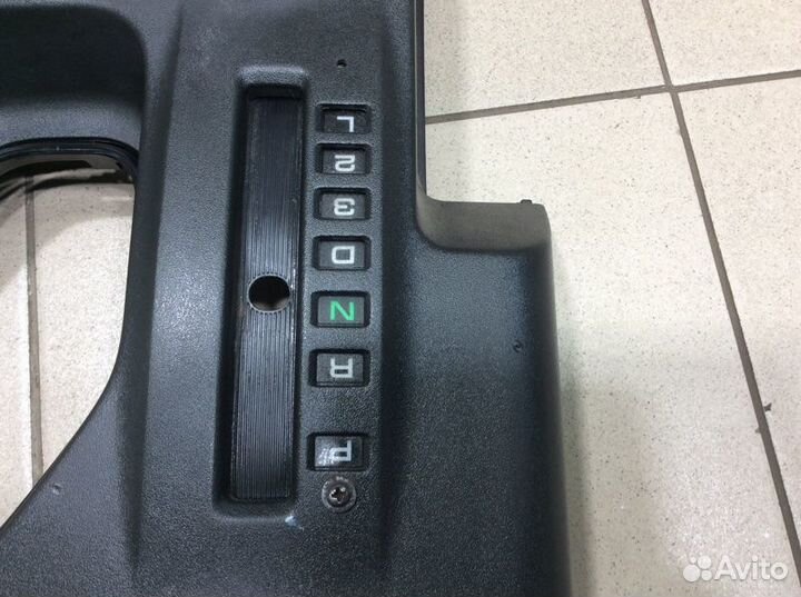 Консоль Mitsubishi Pajero V6.V7 2000-2006