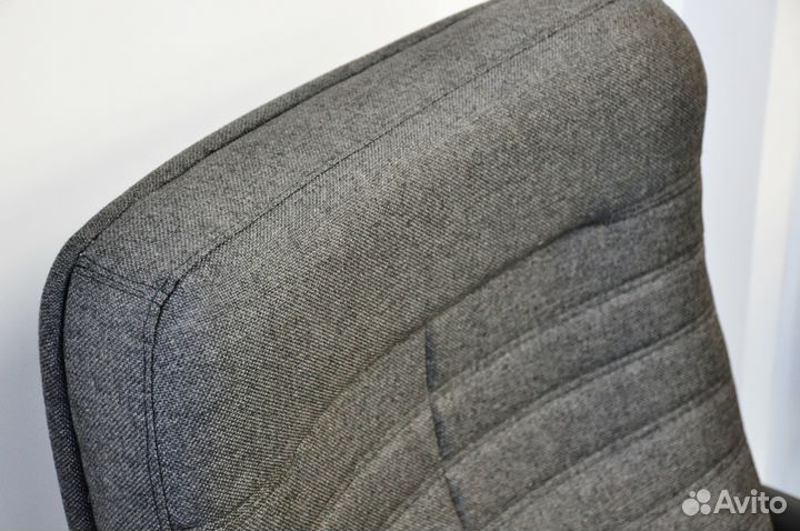 Офисное кресло 