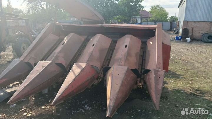 Жатка Херсонский машиностроительный завод Жатка для уборки кукурузы (КМС), 1990