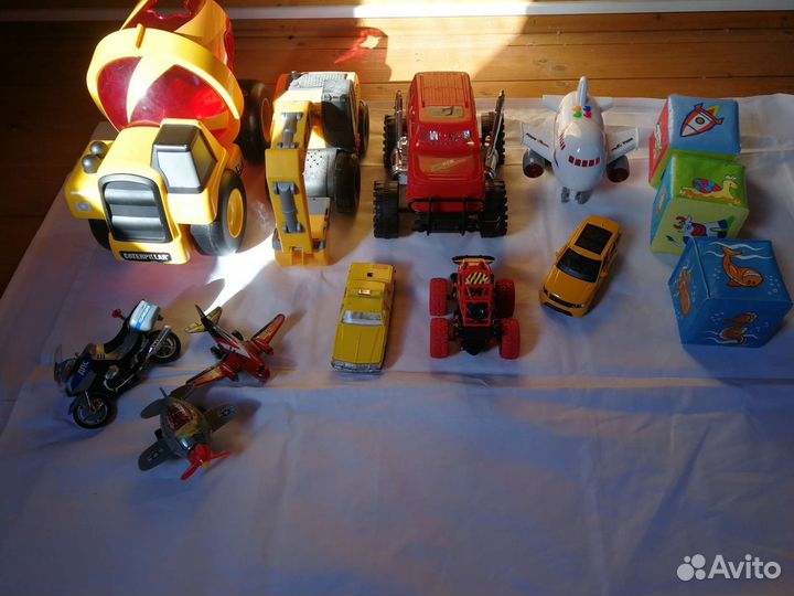 Игрушки коробкой