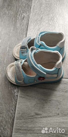 Сандалии детские для девочек 22