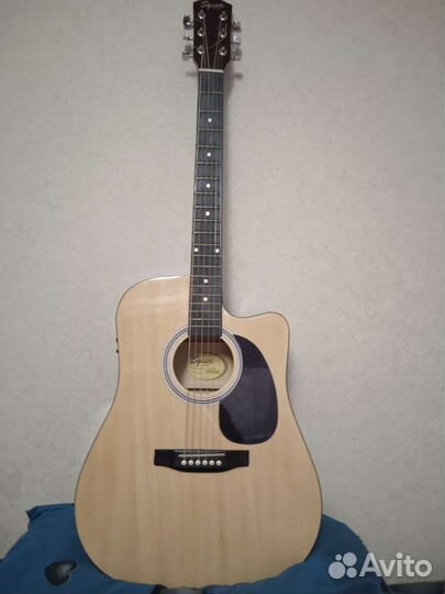 Электро акустическая гитара