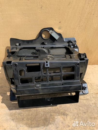 Бардачек volkswagen passat b6/b7/Cc