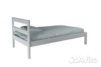 Кровать из массива