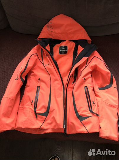 Горнолыжная куртка в очень хорошем состоянии
