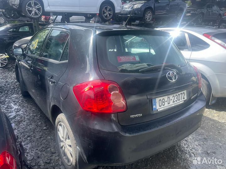 Фара галогенная правая передняя toyota auris E150