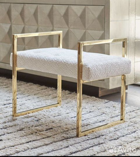 Мебель для магазина одежды