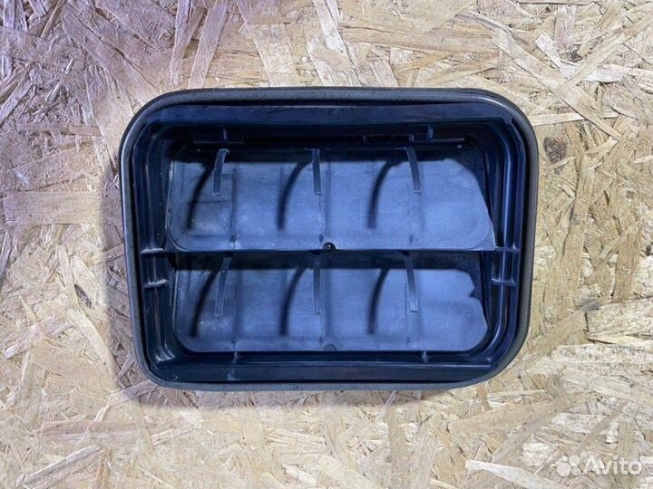 Решетка вентиляционная правая Renault Megan Iii