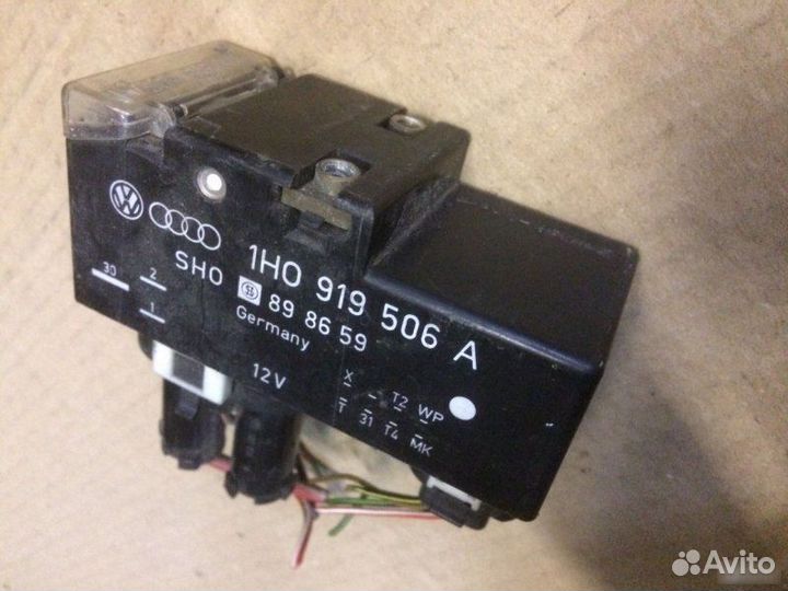 Блок управления вентиляторами Volkswagen Passat B3