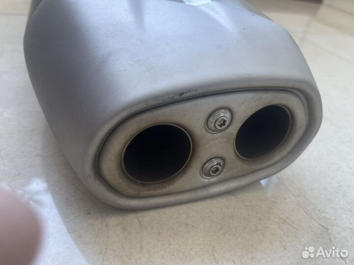 Глушитель от мотоцикла BMW S 1000 RR