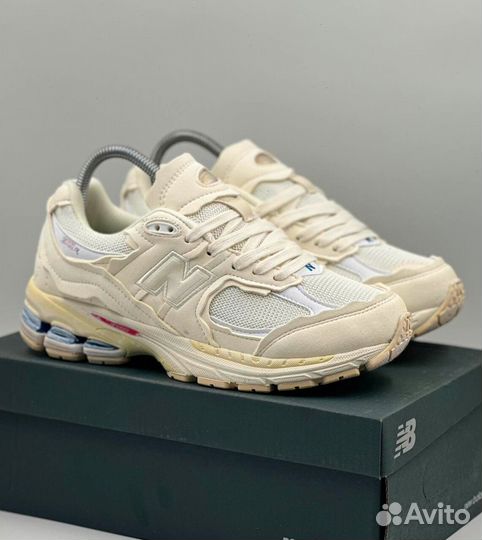 Женские Кроссовки New Balance 2002R Lux