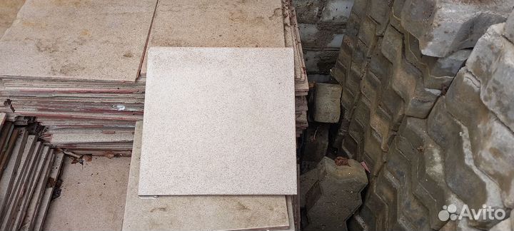 Плитка напольная б/у 30х30