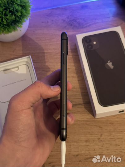 iPhone 11, 64 ГБ