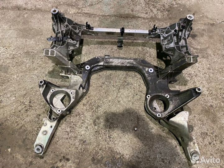 Балка подмоторная BMW 535iX