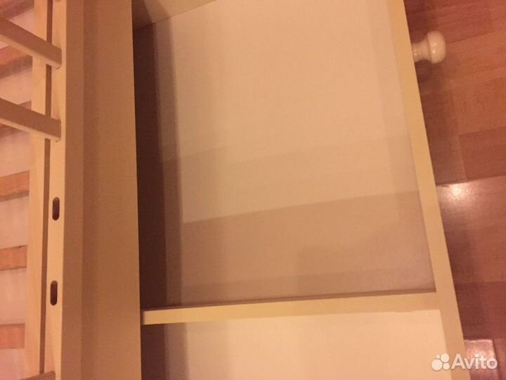 Детская кроватка с маятником из массива дерева