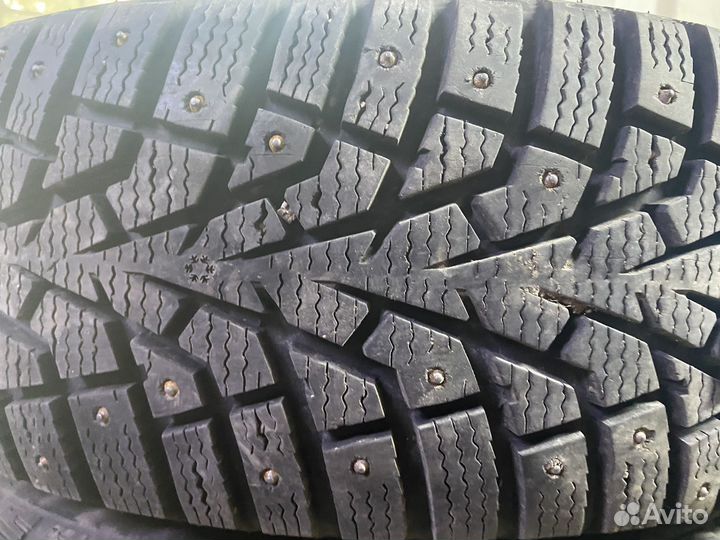 Maxxis ArcticTrekker NP3 215/60 R16