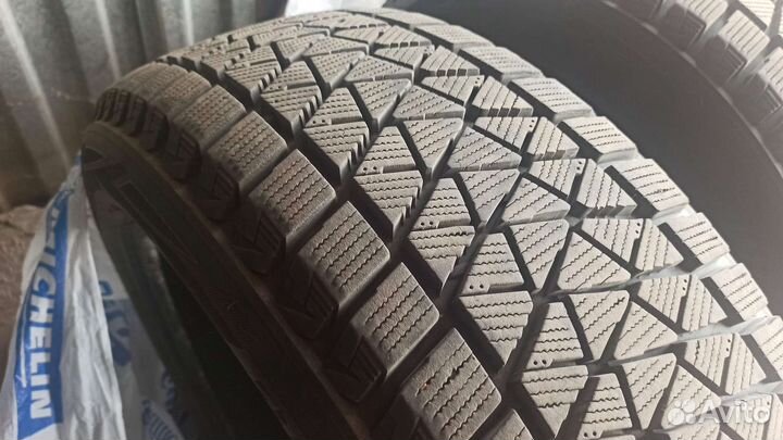 Bridgestone Blizzak DM-V2 225/55 R19