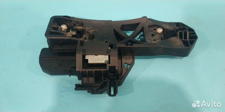 Кронштейн ручки Mercedes Benz W221