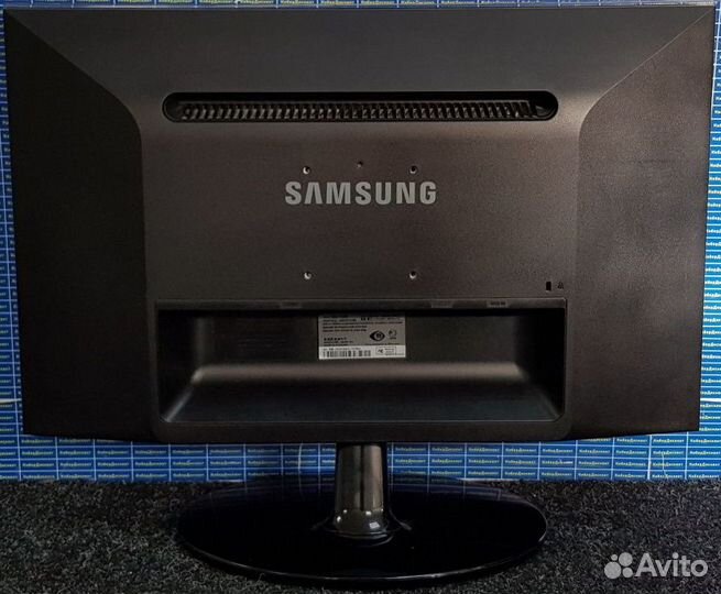 Монитор Samsung SyncMaster P2250 1920x1080 60Гц