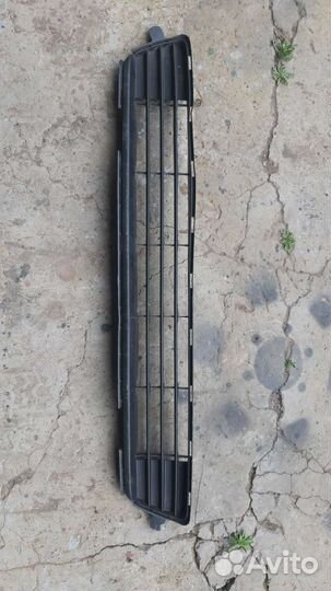 Решетка переднего бампера Toyota Corolla E140