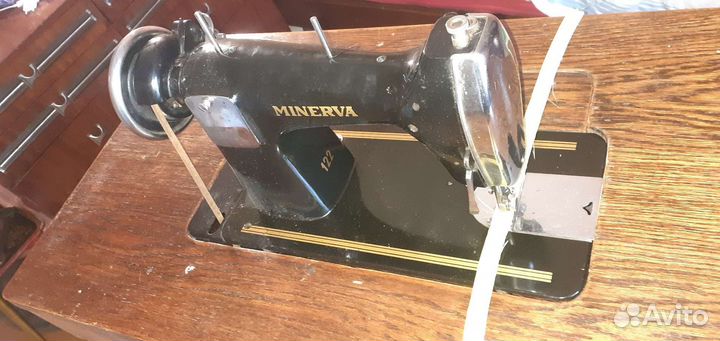 Швейная машинка minerva