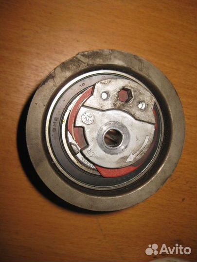 Ролик-натяжитель ремня грм Volkswagen Passat CC (2