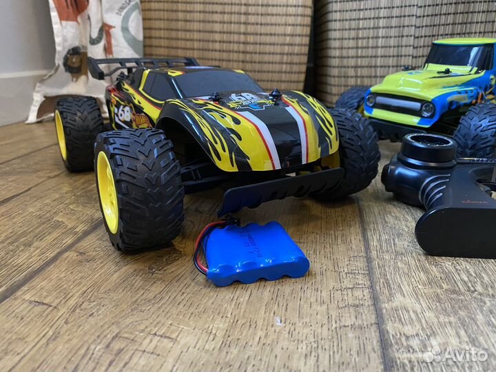 Машина на радиоуправлении HotWheels 2 шт