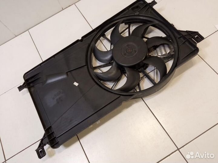 Диффузор вентилятора Volvo C30 MK20