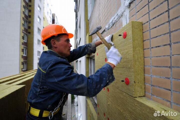 Бригада рабочих строителей