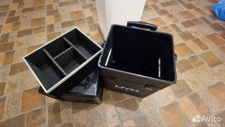Чемодан визажиста, бьюти-кейс NYX для косметики
