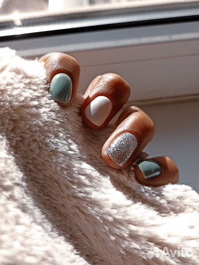 Маникюр, педикюр