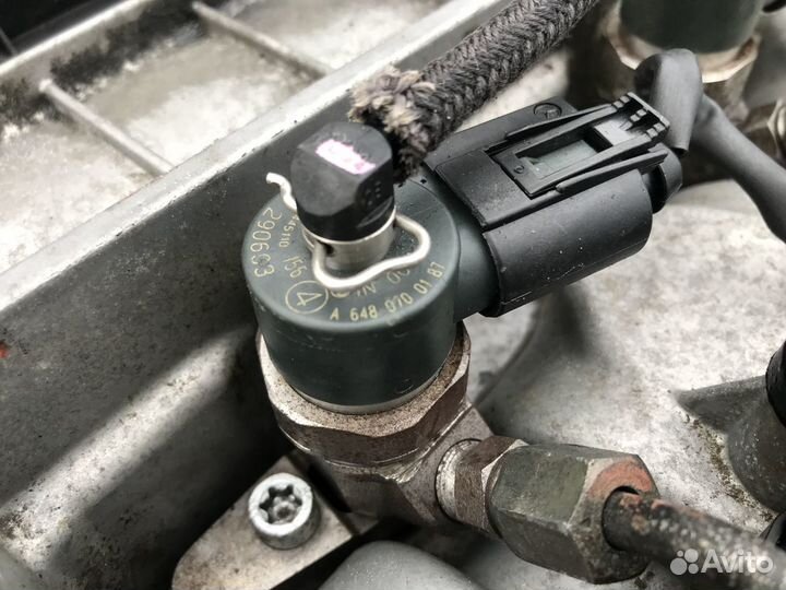 Форсунка топливная на Mercedes W211 2.2 2.7 CDI