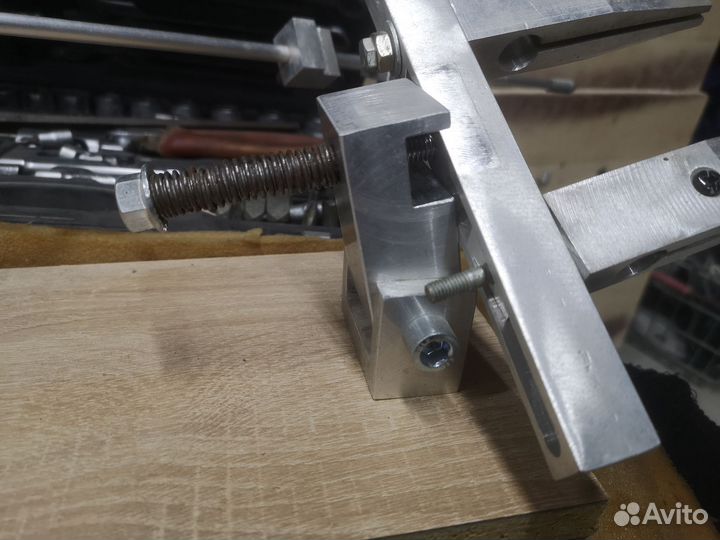 Точилка для ножей с поворотным механизмом