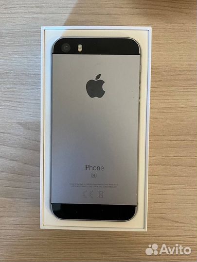 iPhone SE, 32 ГБ