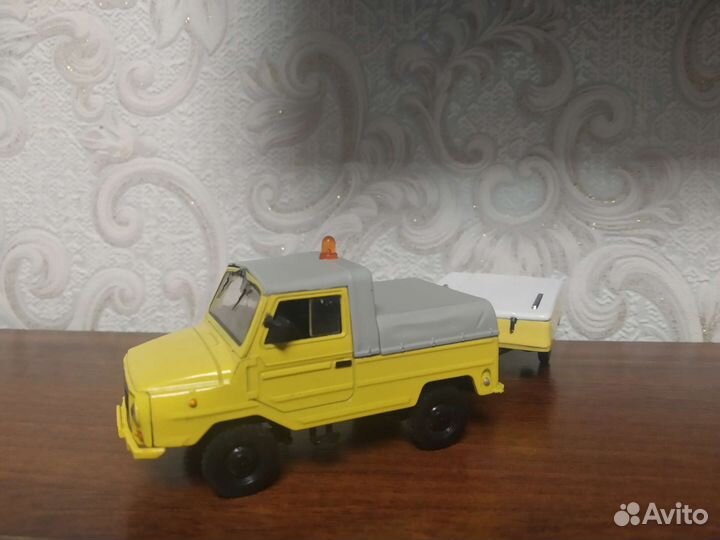 Модель луаз 2403 и прицеп скиф-М