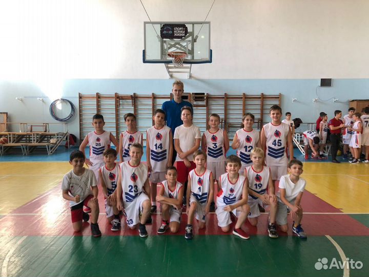 Тренер по баскетболу