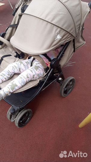 Прогулочная коляска для двойни