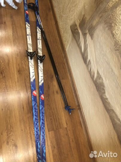 Лыжи беговые с ботинками 35 размер