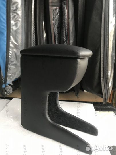 Подлокотник LADA X-rey