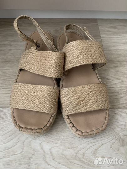 Сандалии zara