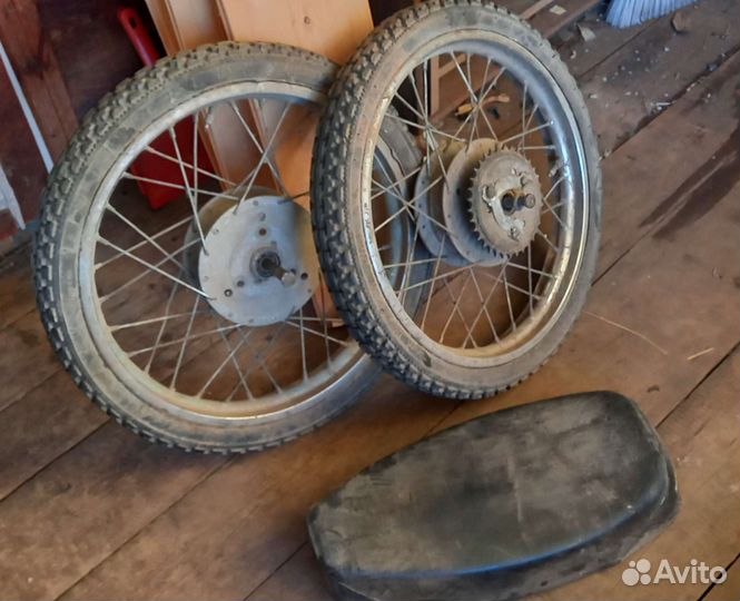 Сиденье и колеса от мопеда СССР