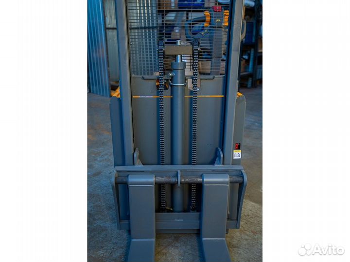 Штабелёр с двигателем cddr15-II 5M