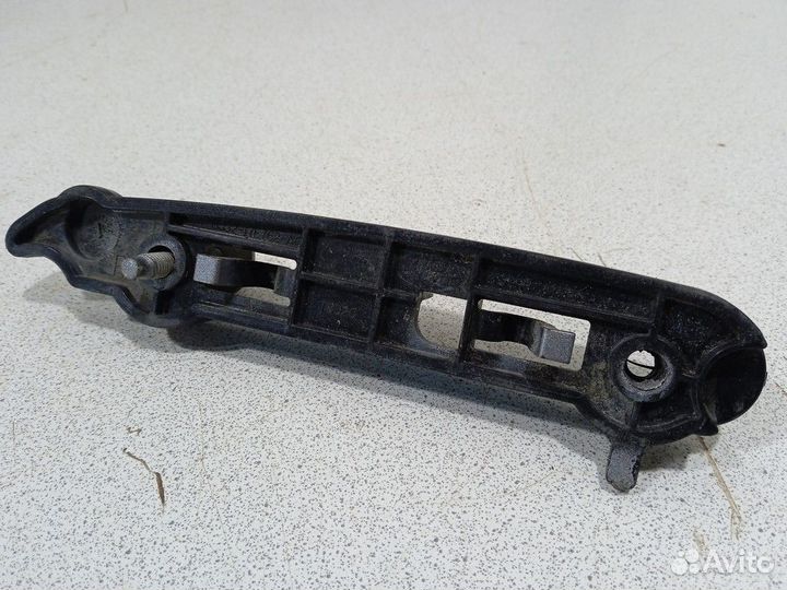 Направляющая бампера переднего