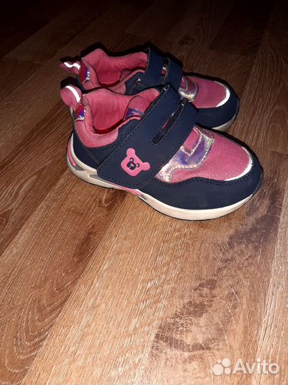 Кроссовки для девочки 25